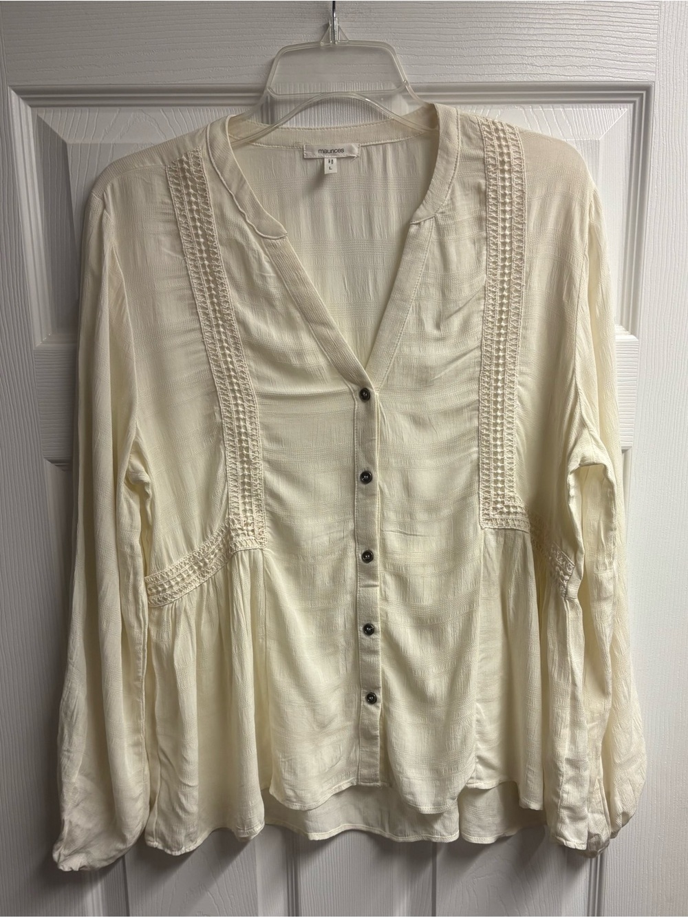 NWOT Maurices Ivory/Off-White 100% Rayon Blouse Size Large